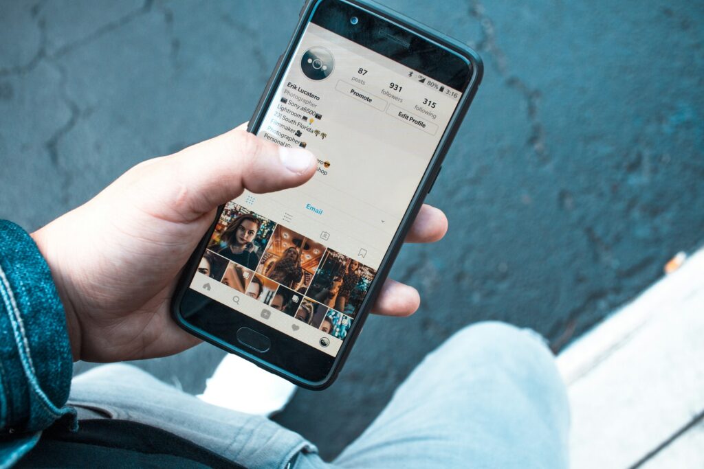 Best Android Phones Under $500 Right Now — and the One Phone Worth Breaking the Budget For androidcaptain.com